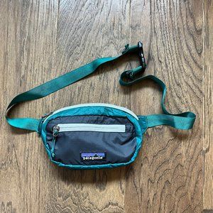 Patagonia Ultralight Black Hole Mini Hip Pack 1L, Borealis Green